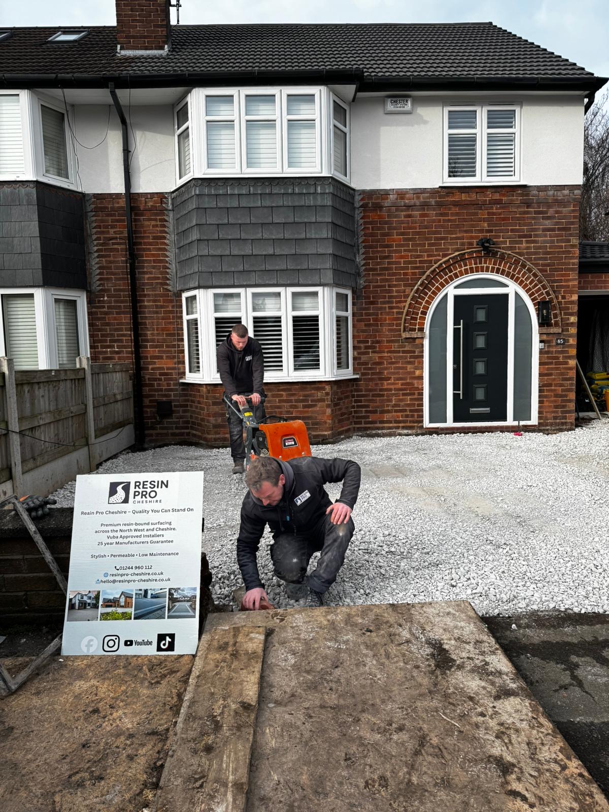 Resin bound pathway with edging detail